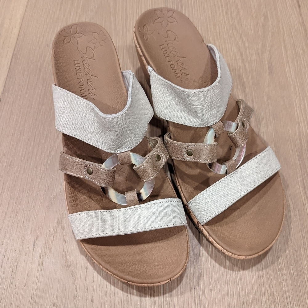 Women's Sandals in Cream and Tan